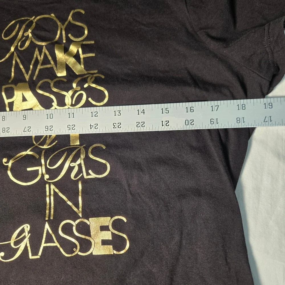 Kate Spade Boys Make Passes At Girls In Glasses Graphic Tee Black Gold Large